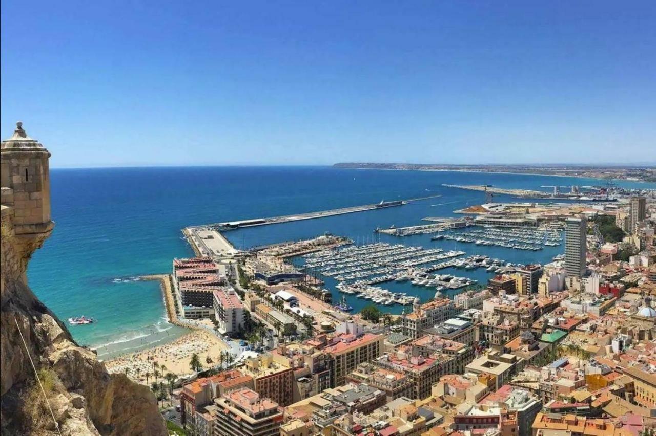 Atico Con Terraza En El Centro De Alicante公寓 外观 照片